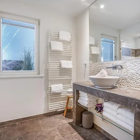 Beachhouse Beachhouse 4 *